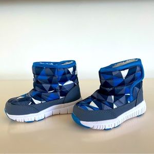 Hobibear Toddler blue winter boots faux fur lined size 2 good condition